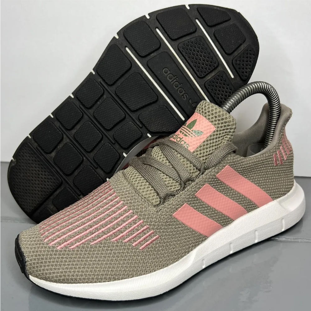 Adidas Womens Swift Run CG4142 Running Shoes Sneakers Sz 5 Cargo/Pink/Wh LN!